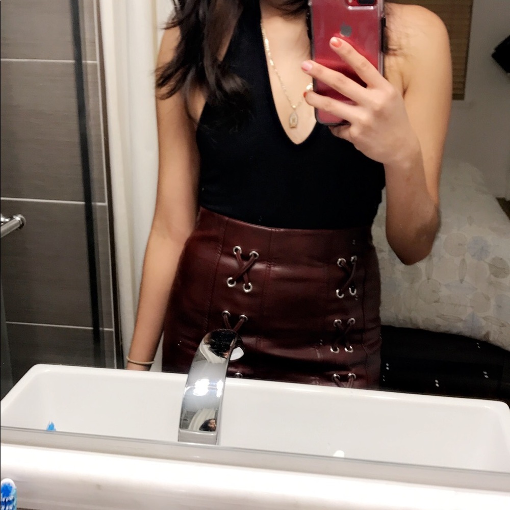 Burgundy leather skirt ! Small - Picture 2 of 3